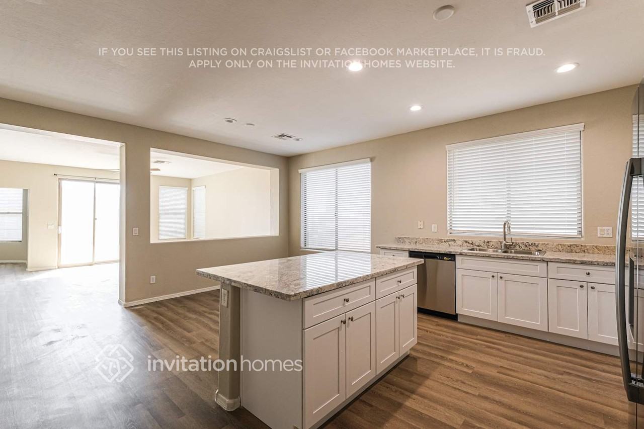 6826 S 30th Ln - Photo 6 of 17