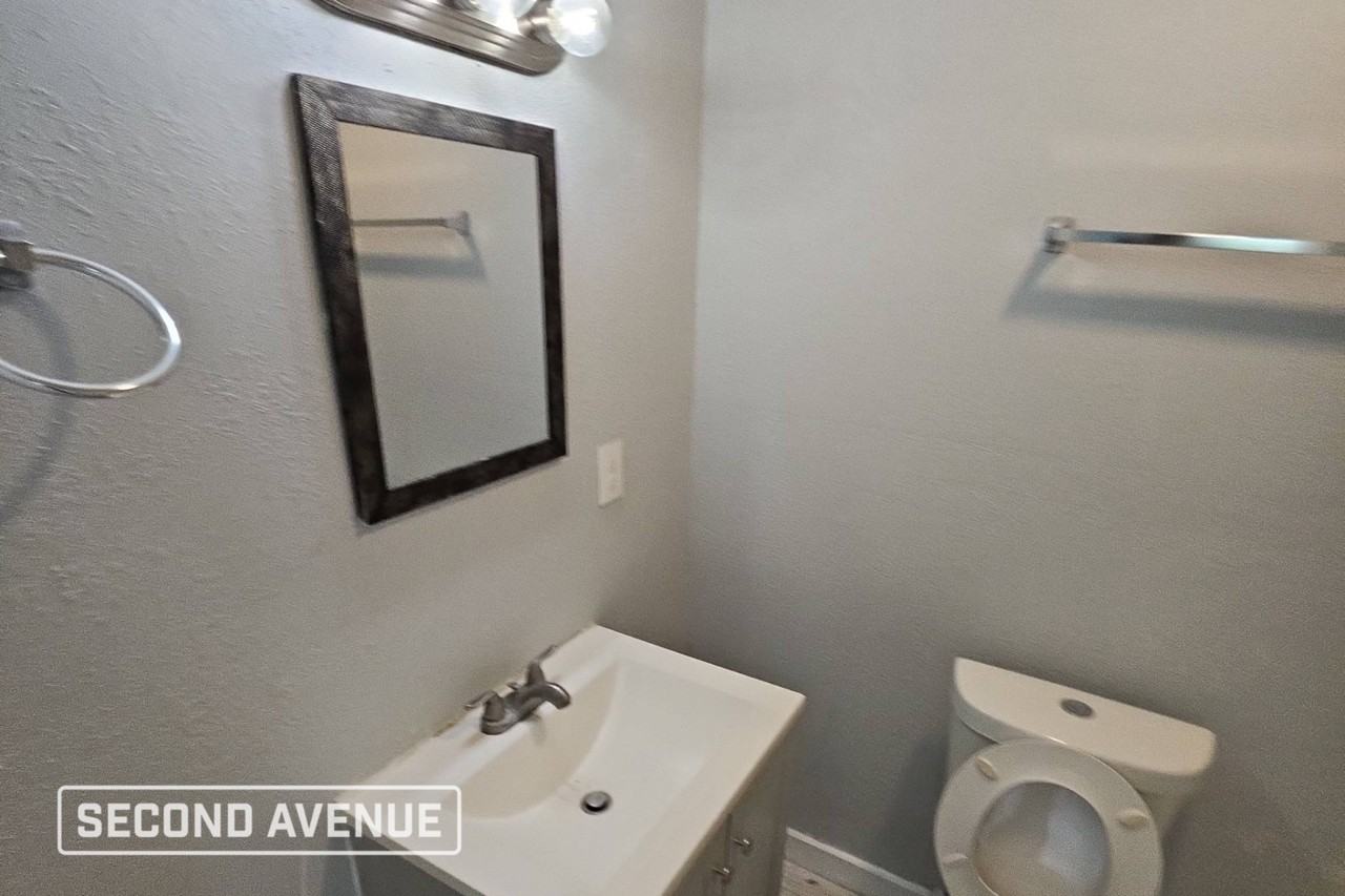 1730 W 19th St - Photo 6 of 10
