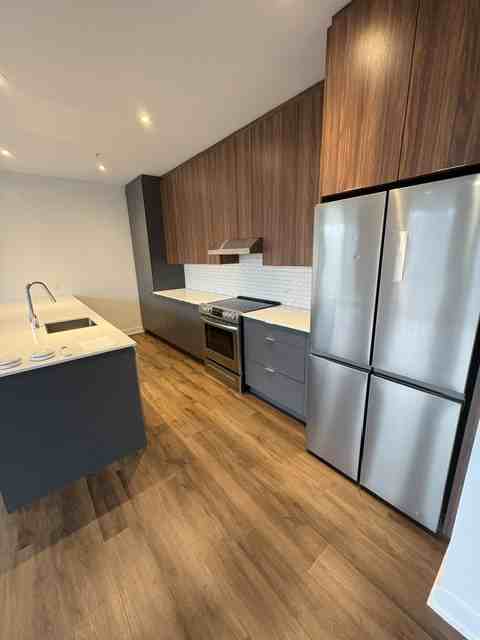 1782 Avenue Victoria #305 - Photo 3 of 11