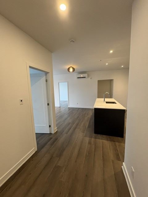 1782 Avenue Victoria #502 - Photo 6 of 17