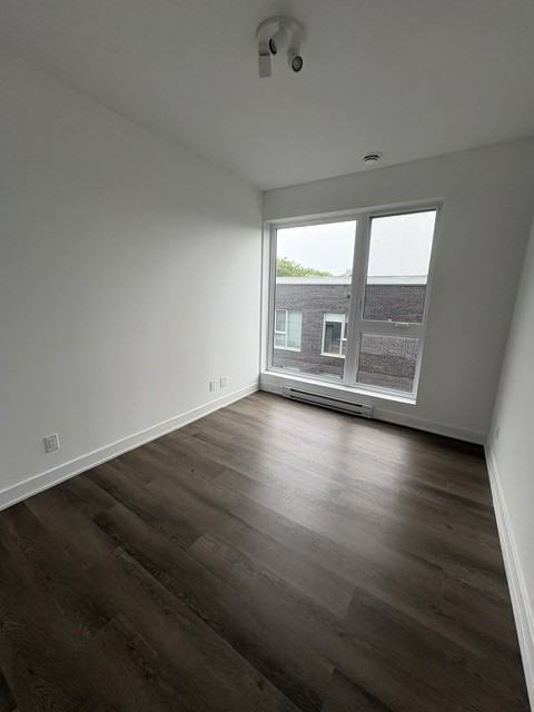 1782 Avenue Victoria #502 - Photo 7 of 17