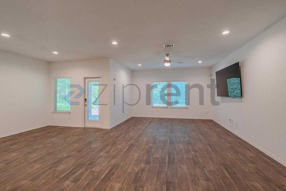 2914 Roman Forest Blvd - Photo 5 of 27