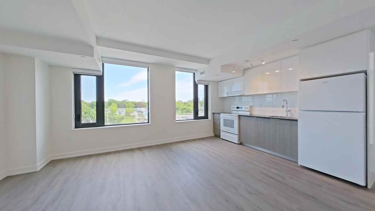 West Square Parkview - Photo 3 of 50