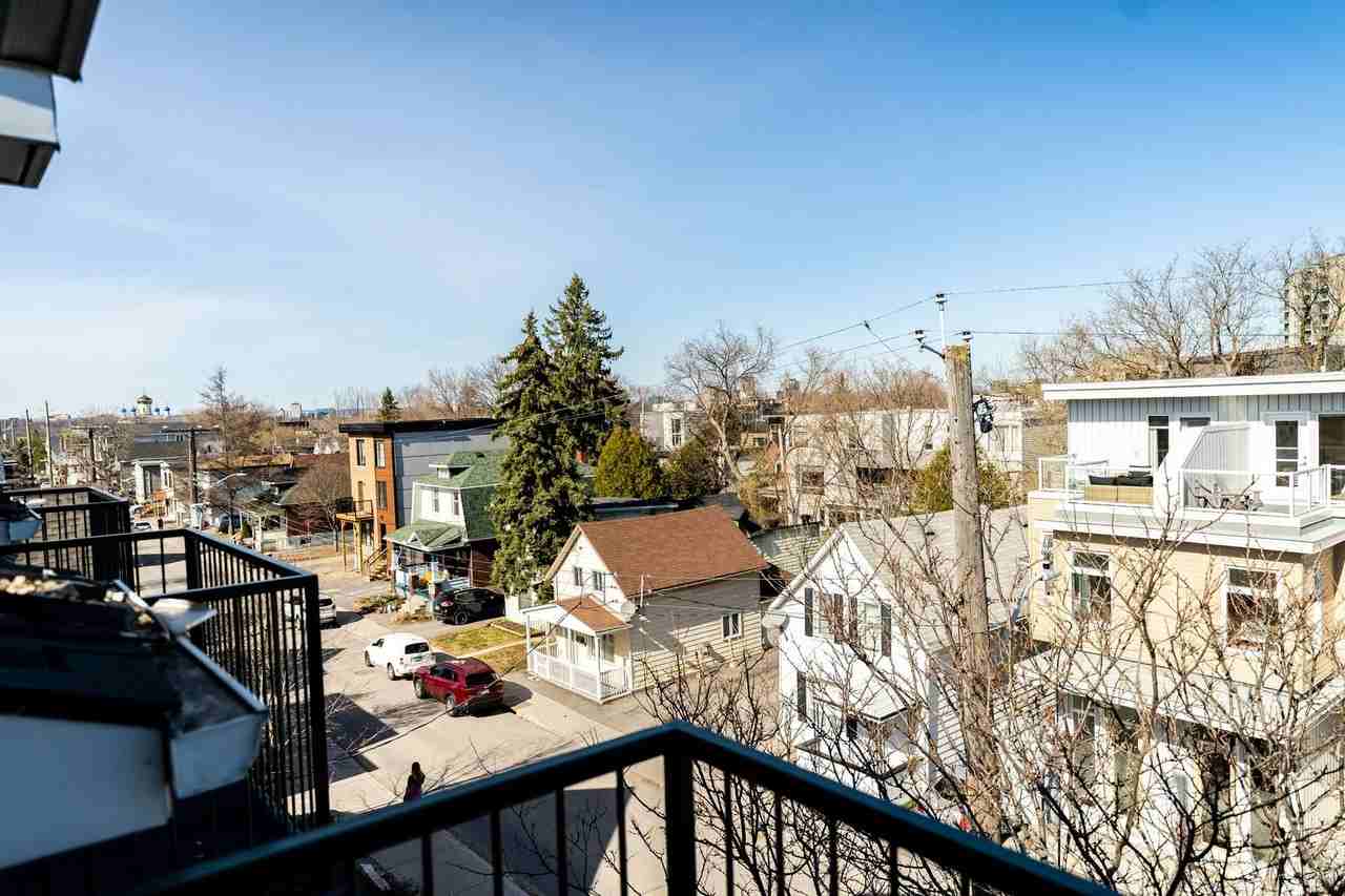 110 Stirling Avenue - Photo 3 of 11