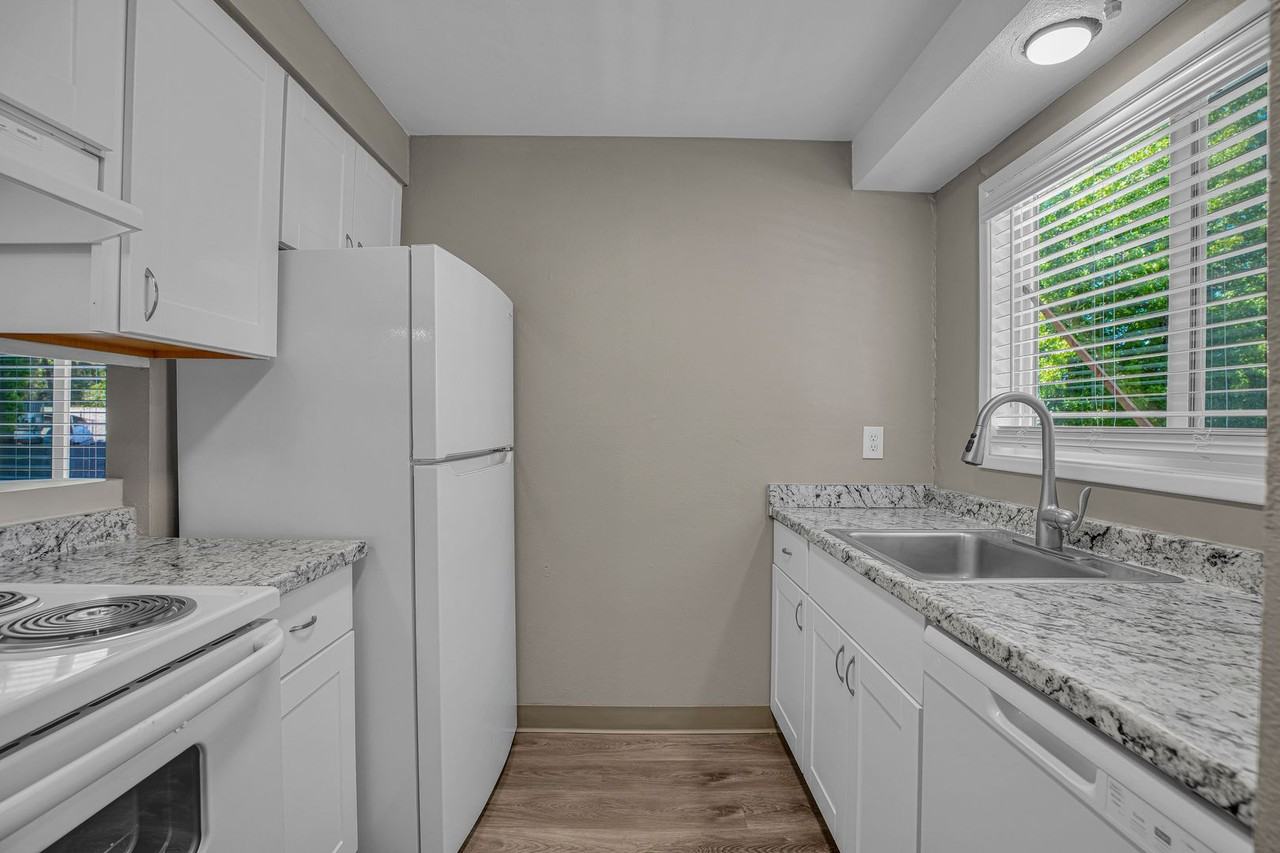 #329 MAPLE VIEW APARTMENTS - Photo 5 of 26
