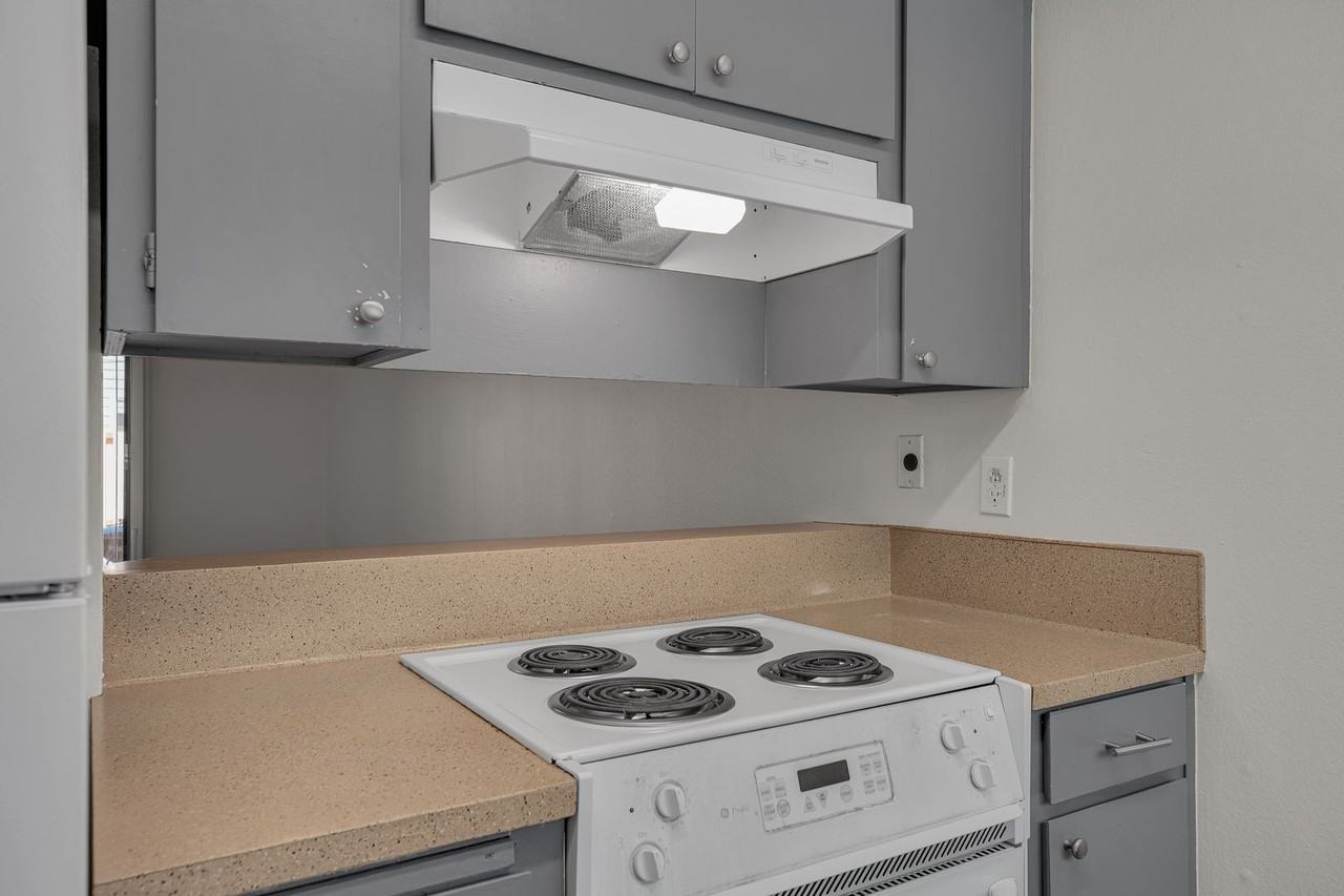 #329 MAPLE VIEW APARTMENTS - Photo 4 of 26