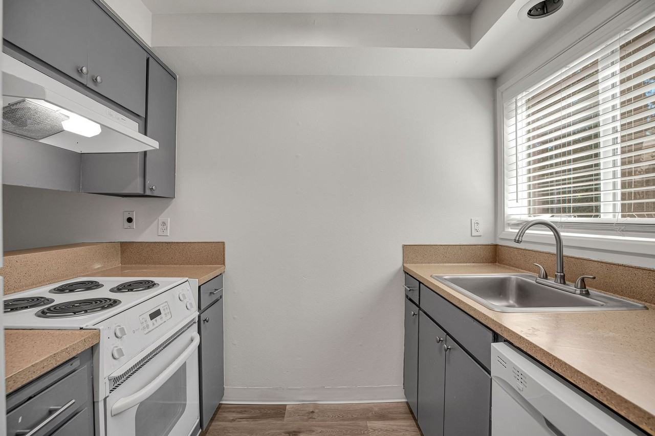 #329 MAPLE VIEW APARTMENTS - Photo 5 of 26