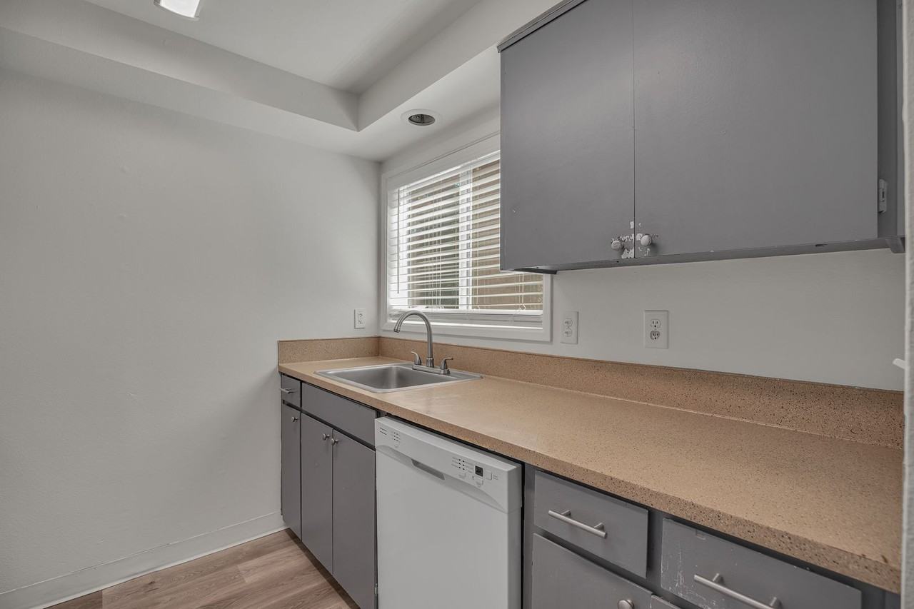 #329 MAPLE VIEW APARTMENTS - Photo 7 of 26