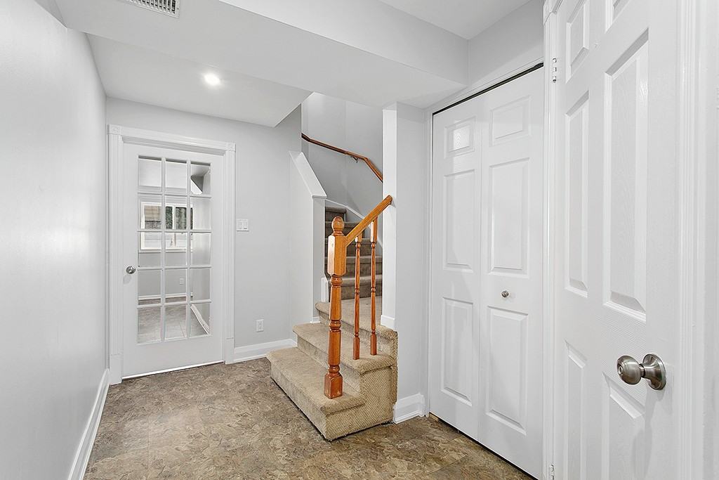 1576 Thurlow St, Orléans - Photo 3 of 30