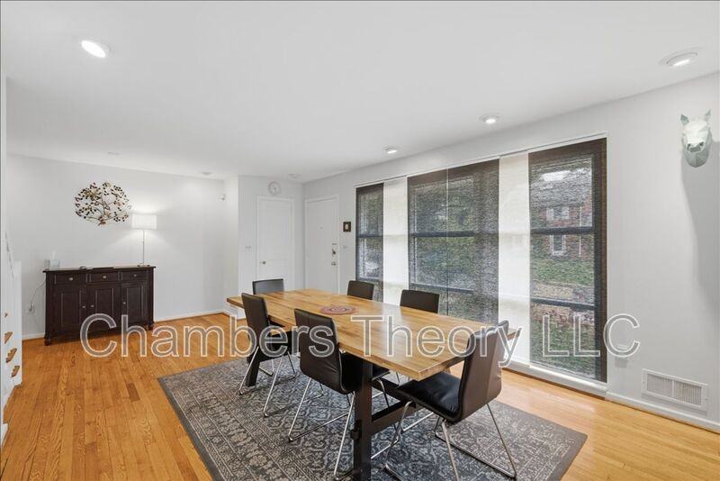912 N Lexington St - Photo 6 of 40
