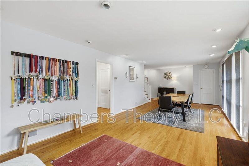 912 N Lexington St - Photo 7 of 40