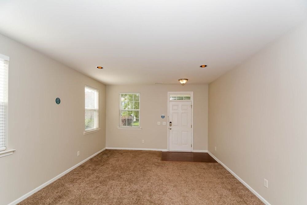 150 Coalyard Dr - Photo 4 of 17
