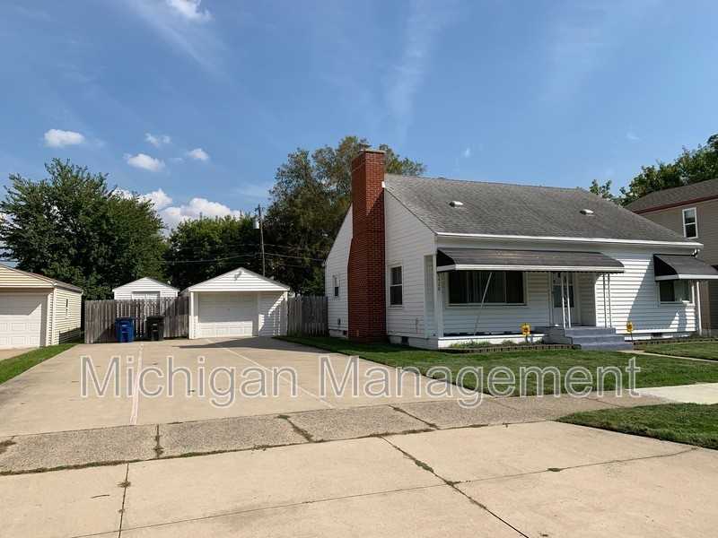 7428 Deering St - Photo 3 of 27
