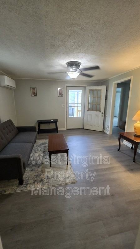 242 Riffe St - Photo 3 of 13