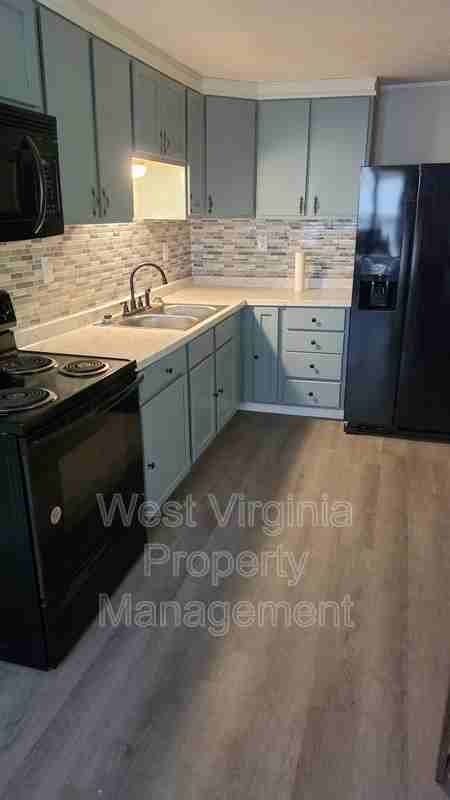 242 Riffe St - Photo 5 of 13