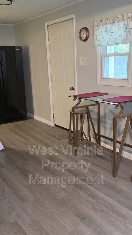 242 Riffe St - Photo 6 of 13