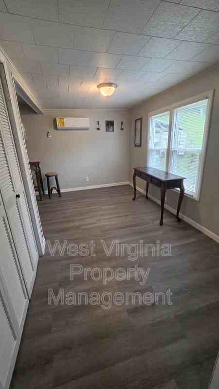 242 Riffe St - Photo 7 of 13