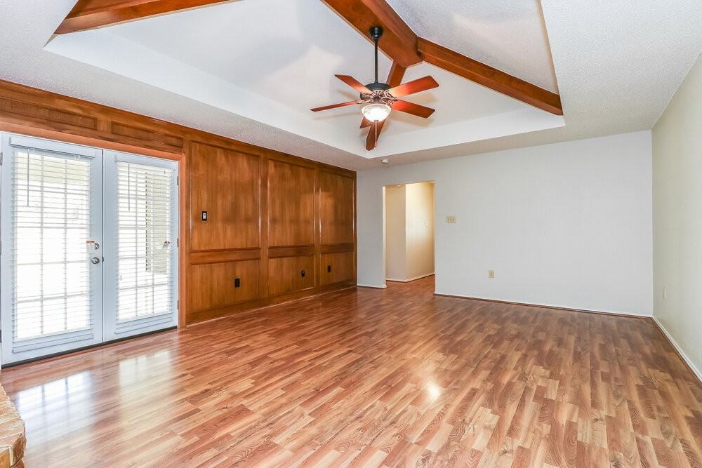 700 Sandy Trl - Photo 2 of 15
