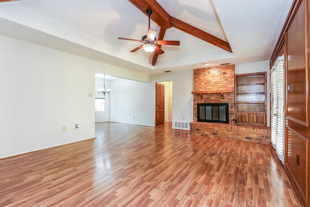 700 Sandy Trl - Photo 4 of 15