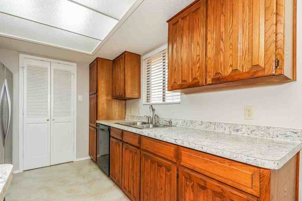 700 Sandy Trl - Photo 6 of 15