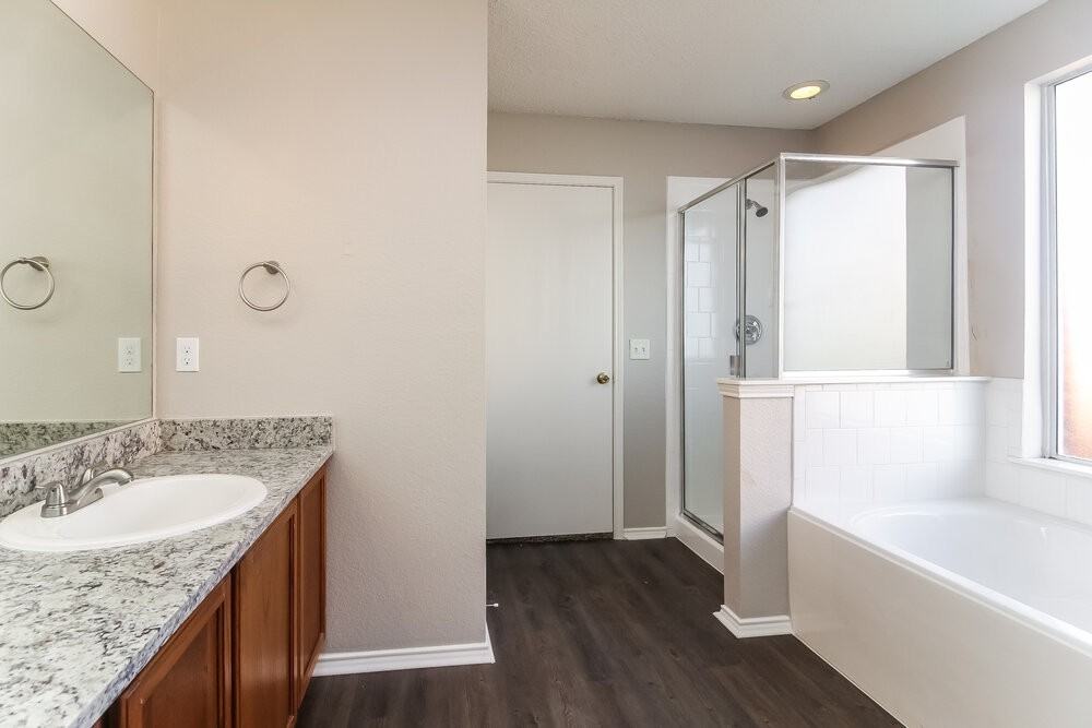 822 Cascade Dr - Photo 6 of 15