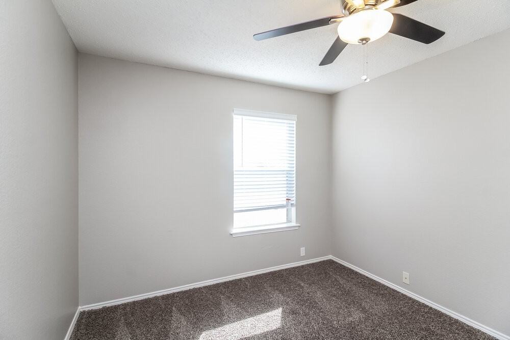 822 Cascade Dr - Photo 7 of 15