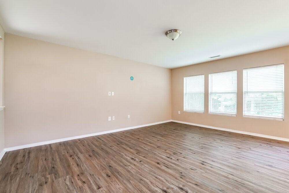 40 Norwich Dr - Photo 4 of 17