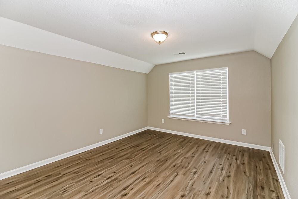 9864 White Poplar Dr - Photo 3 of 16