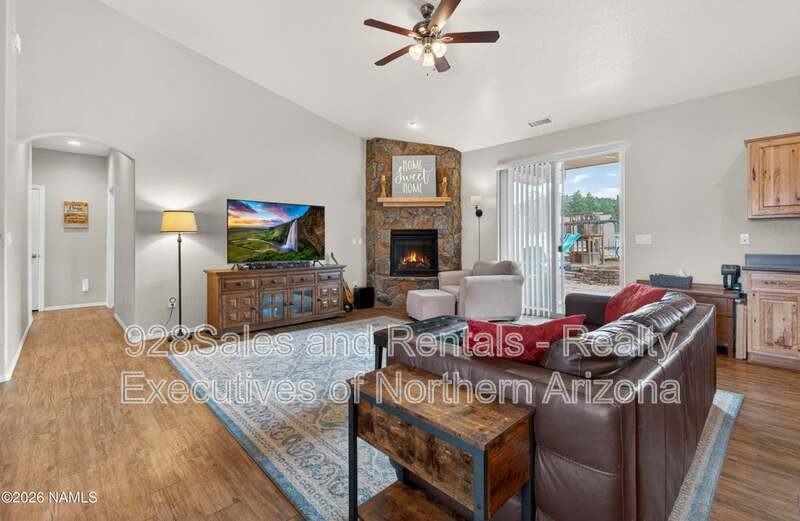 10418 Lundin Rd - Photo 3 of 14