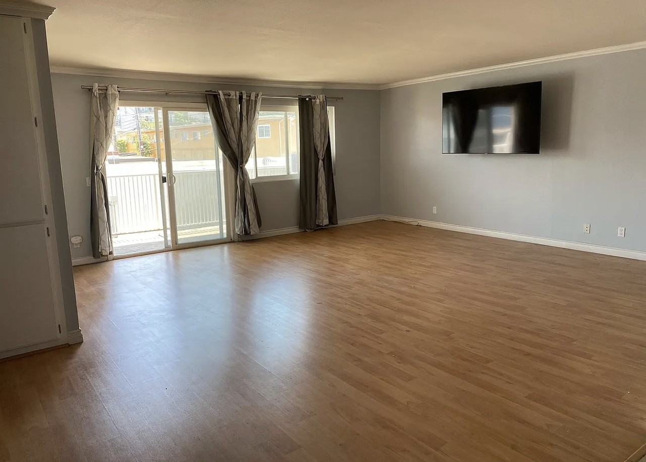 637 Atlantic Ave - Photo 2 of 9