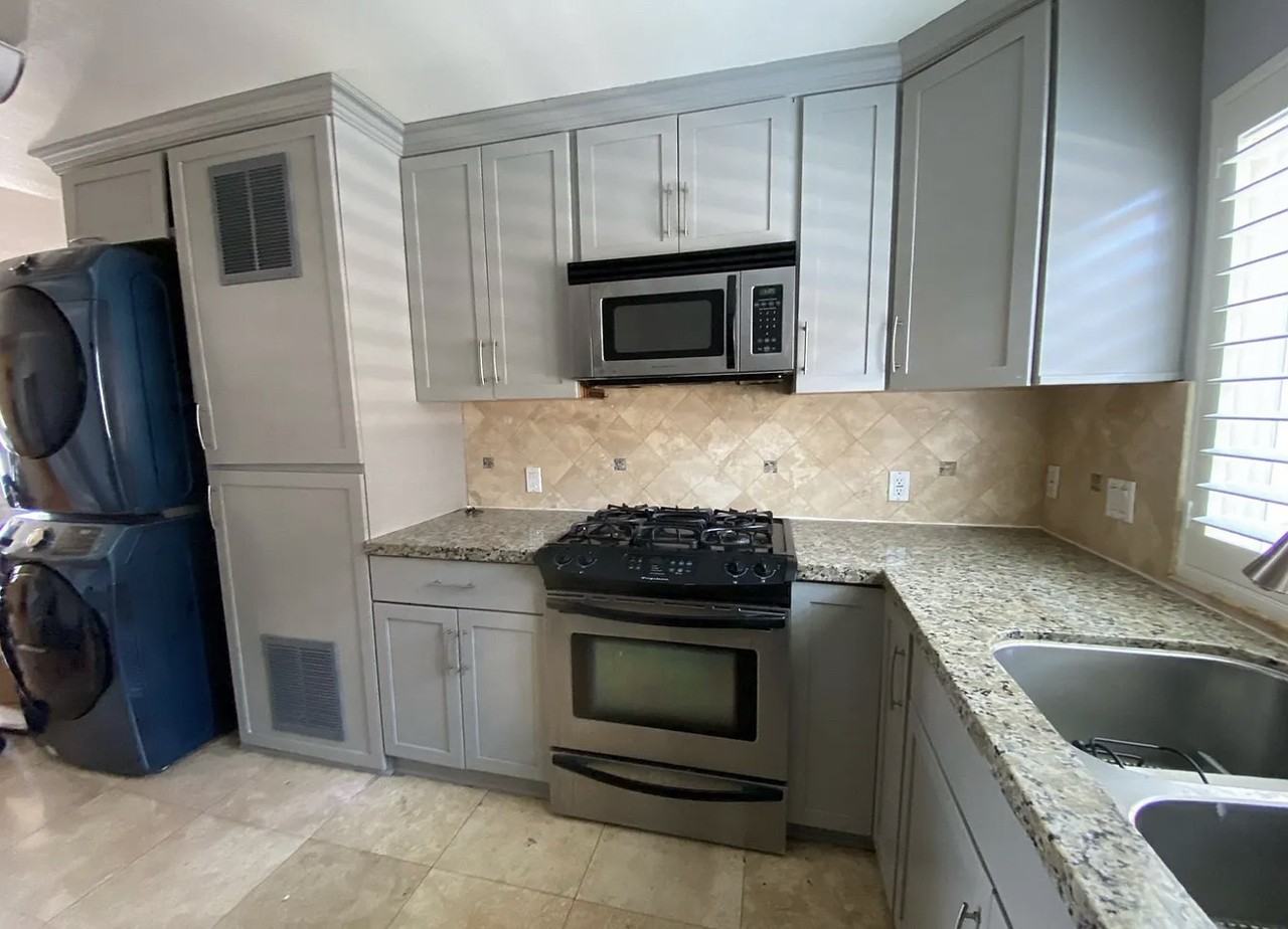 637 Atlantic Ave - Photo 3 of 9