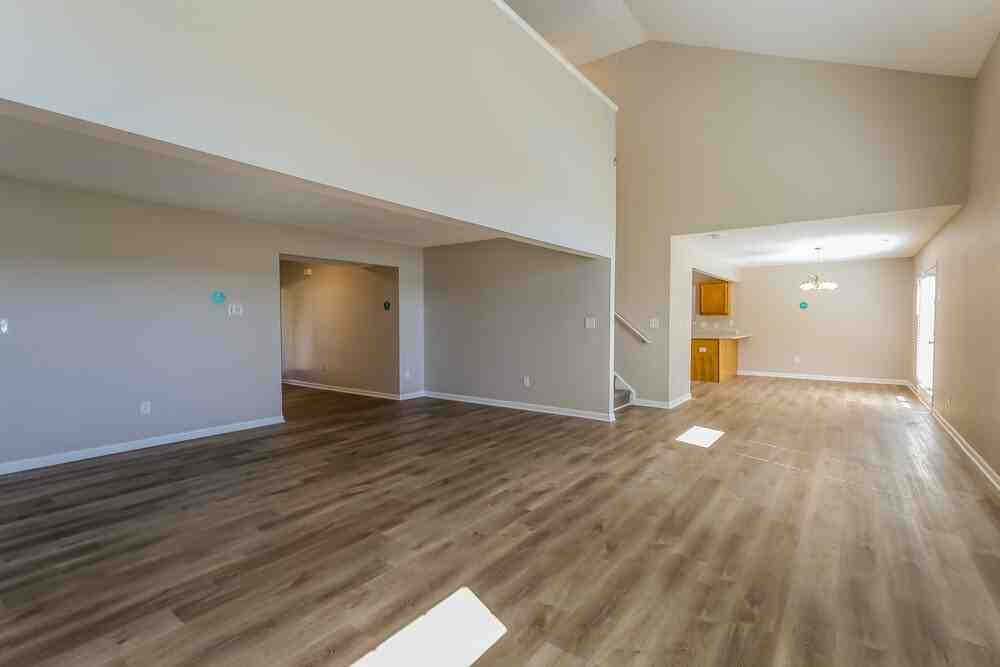 109 Lockerbie Ln - Photo 4 of 17
