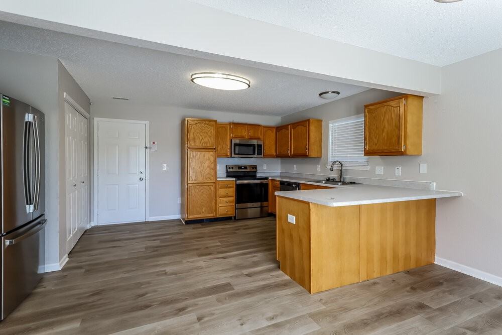109 Lockerbie Ln - Photo 7 of 17