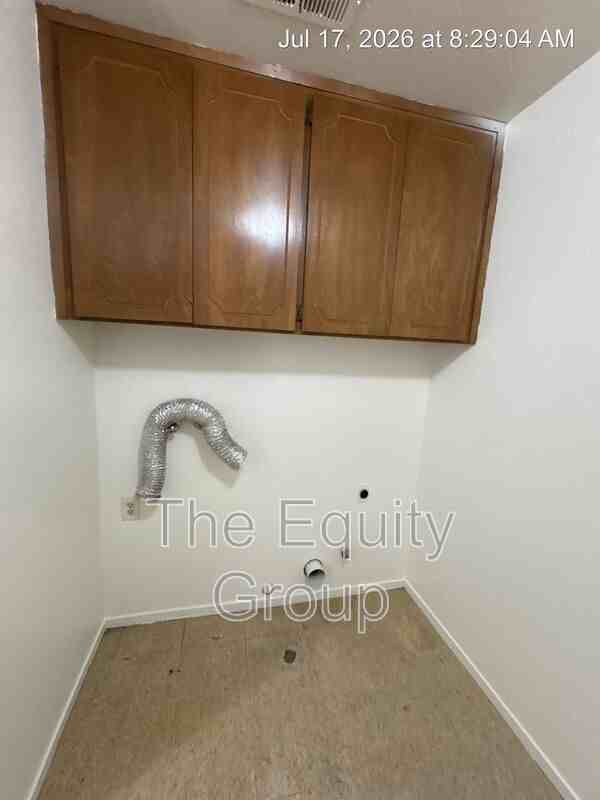 1577 E Cross Ave - Photo 7 of 14