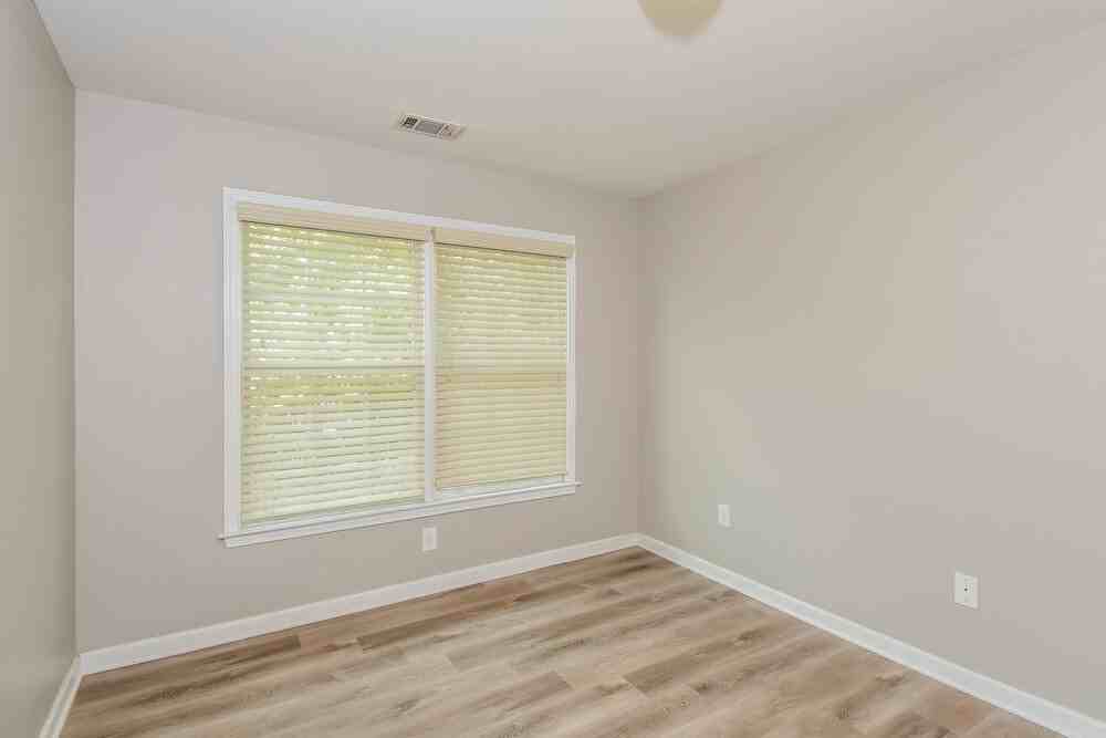 114 Valdosta Ave - Photo 7 of 17