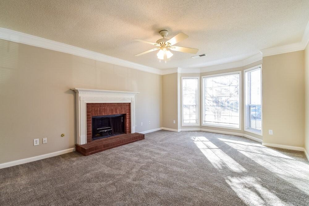 208 Chesapeake Ln - Photo 5 of 20