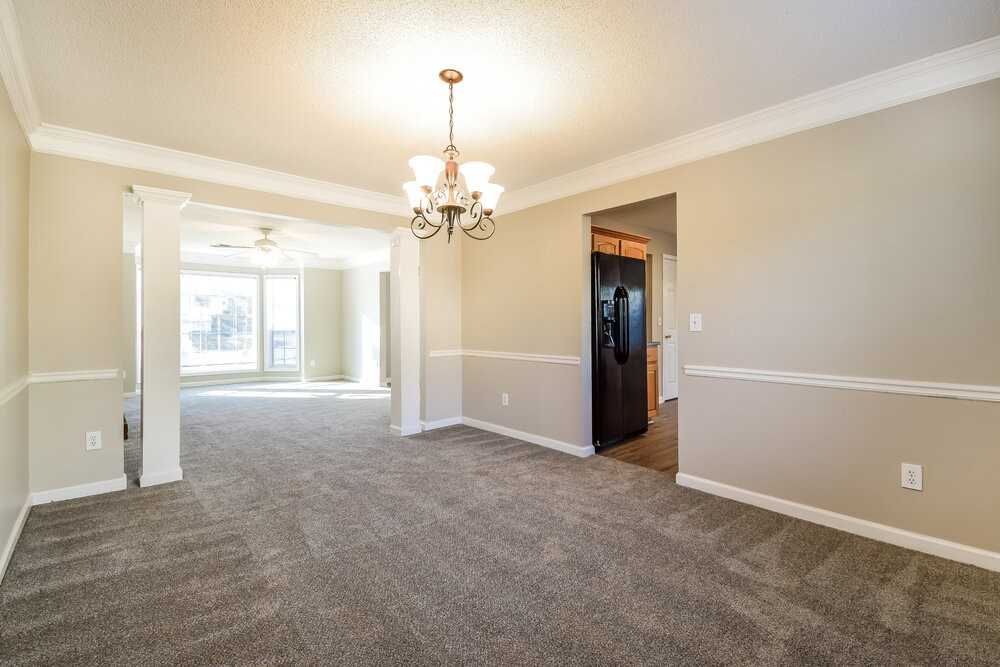 208 Chesapeake Ln - Photo 7 of 20