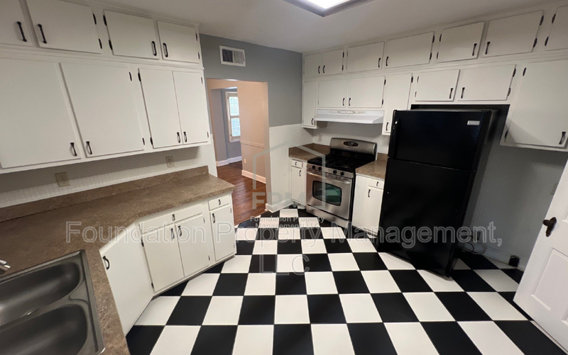 252 E Edwin Cir - Photo 3 of 23