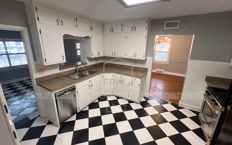 252 E Edwin Cir - Photo 4 of 23