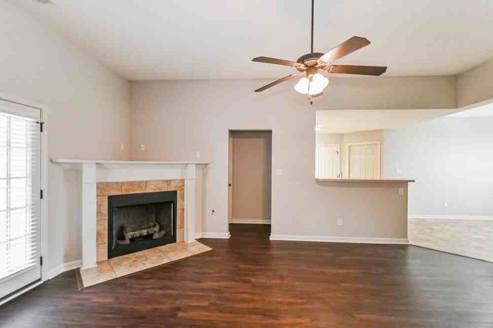 7852 Ridgedale Dr - Photo 3 of 16