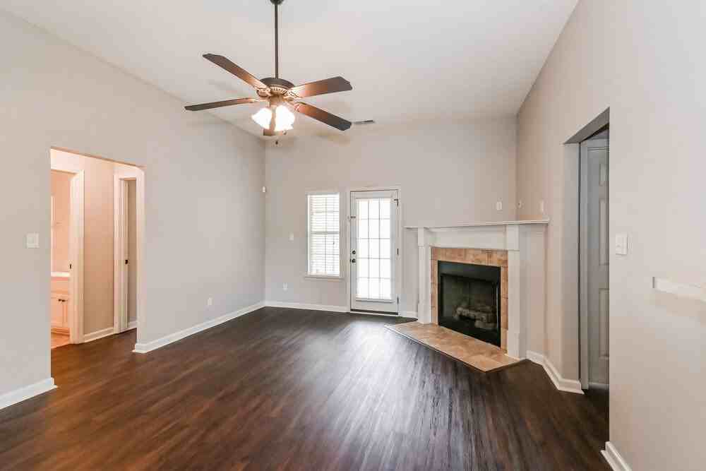7852 Ridgedale Dr - Photo 4 of 16