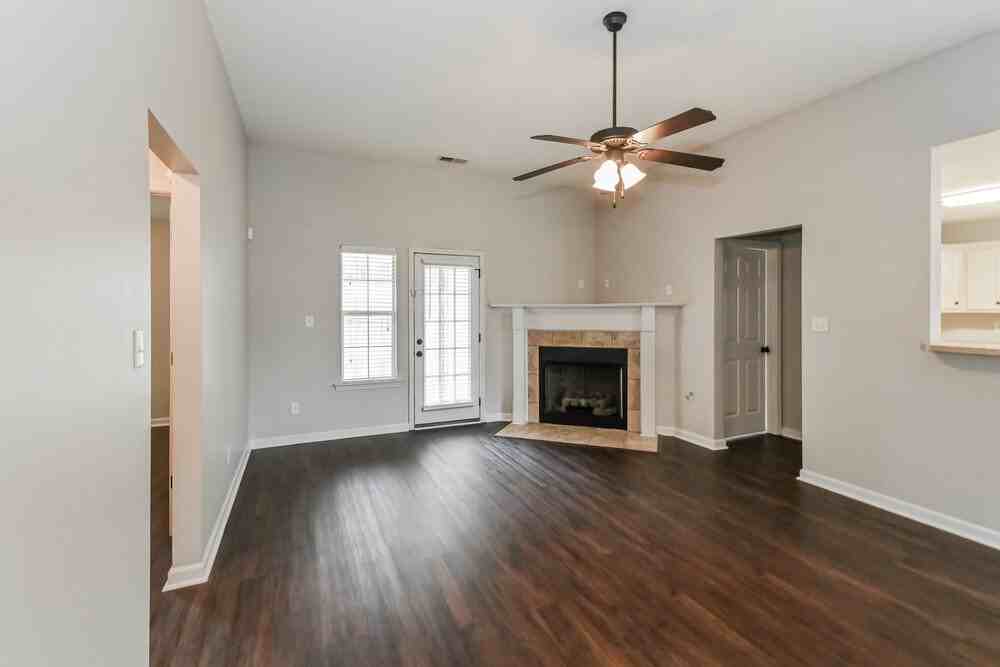 7852 Ridgedale Dr - Photo 5 of 16