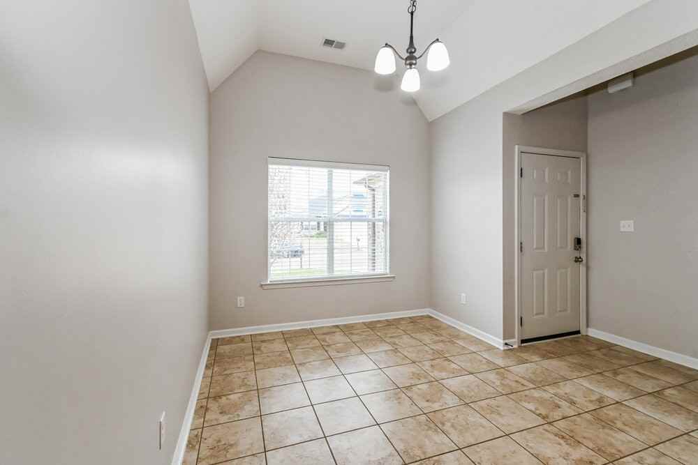 7852 Ridgedale Dr - Photo 6 of 16