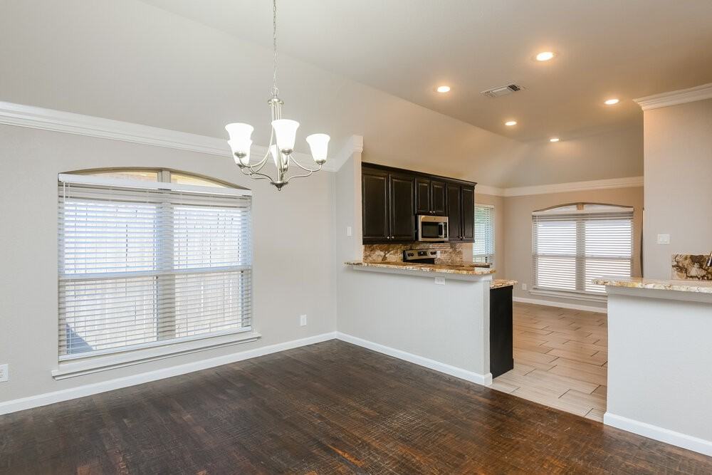 5900 Ravenya St - Photo 6 of 16