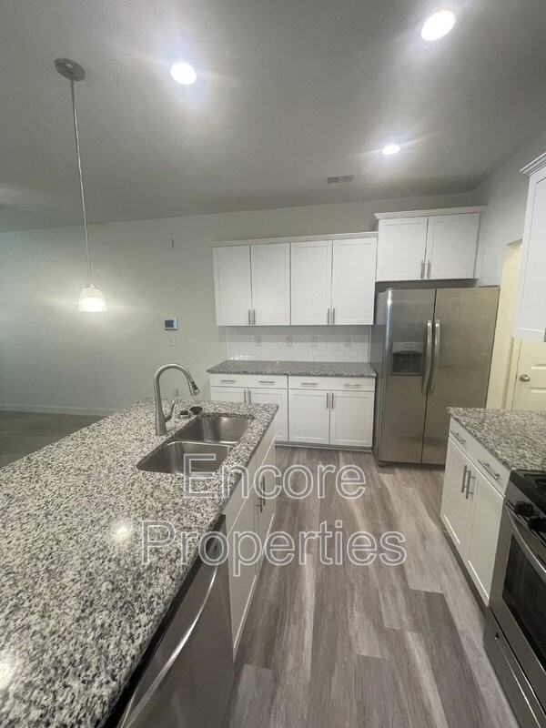 1313 Compass Dr - Photo 4 of 17