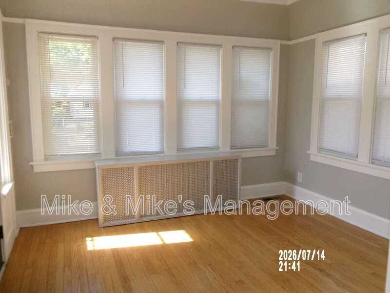 6424 W Chambers St - Photo 2 of 30