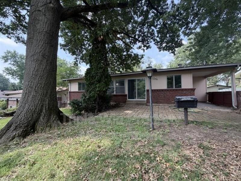 11050 Linnell Dr - Photo 4 of 28