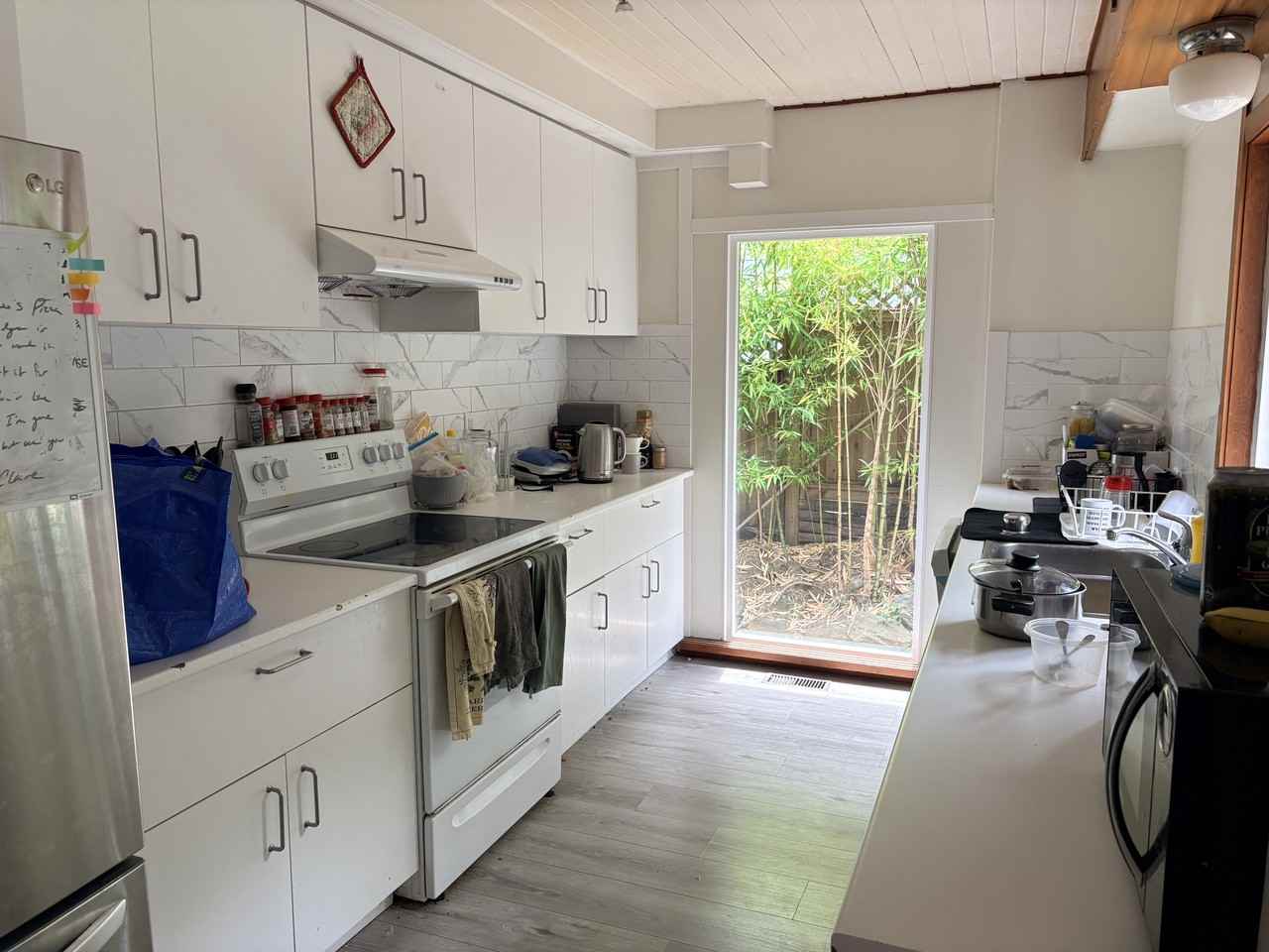 4390 Locarno Crescent #Room - Photo 3 of 14