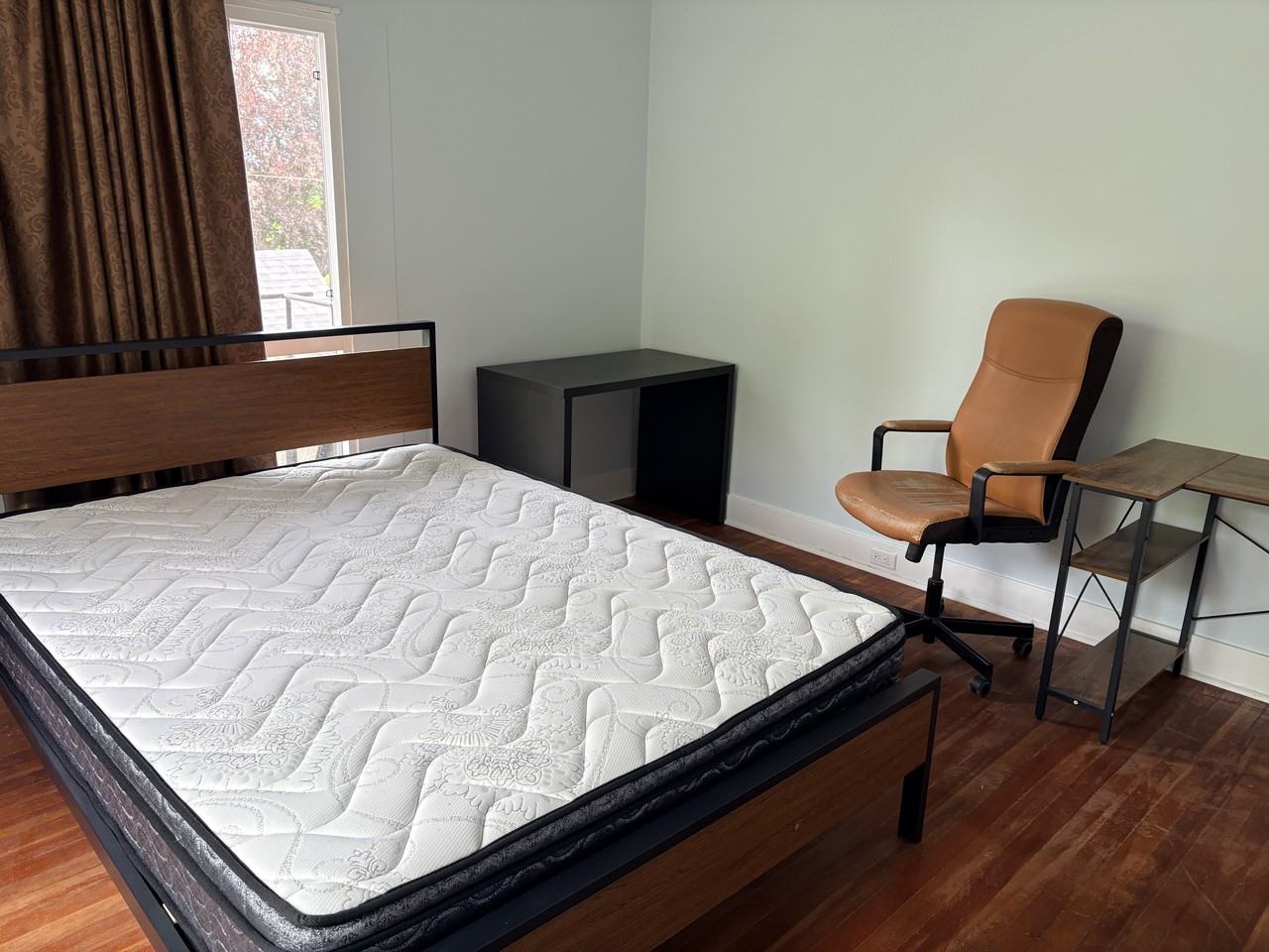 4390 Locarno Crescent #Room - Photo 6 of 14