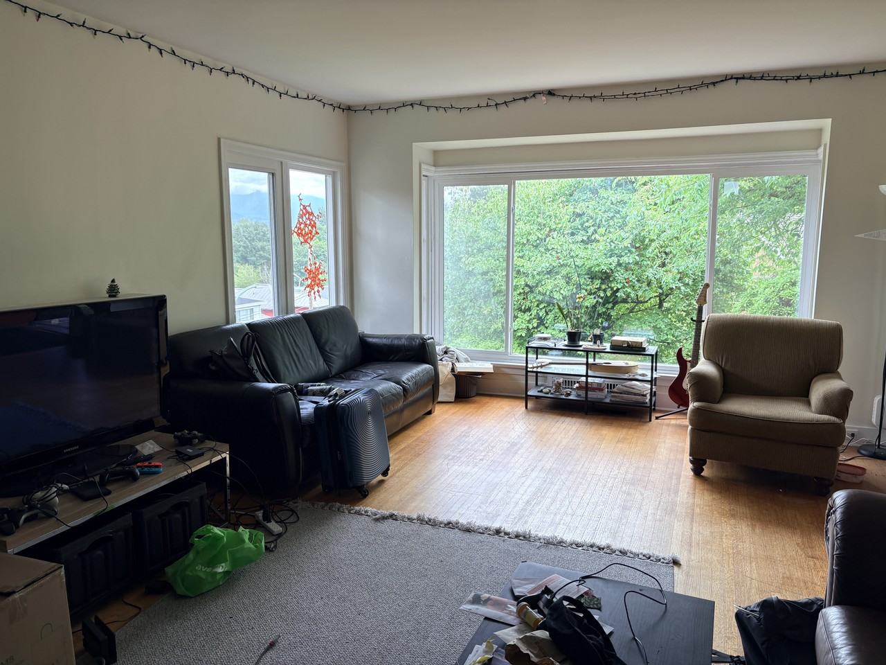 4390 Locarno Crescent #Room - Photo 2 of 14